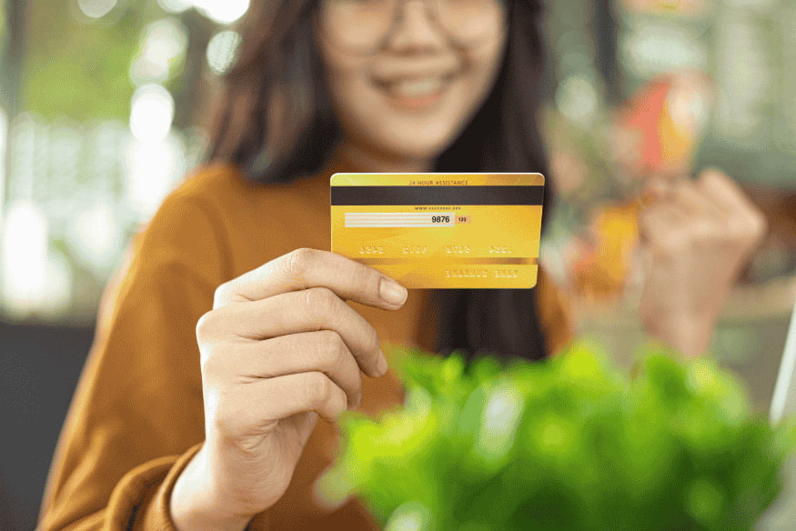 Carte di Credito per Studenti Universitari: Vantaggi, Limiti e Rischi Nascosti