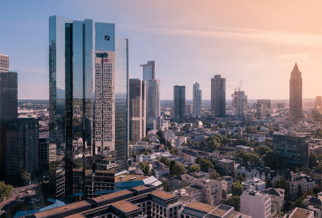 Deutsche Bank Germania: Recensione Completa dei Servizi Bancari e Digitali per Privati