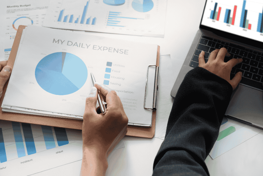 Pianificazione delle spese giornaliere nel piano di cassa per microimprese con grafici dettagliati